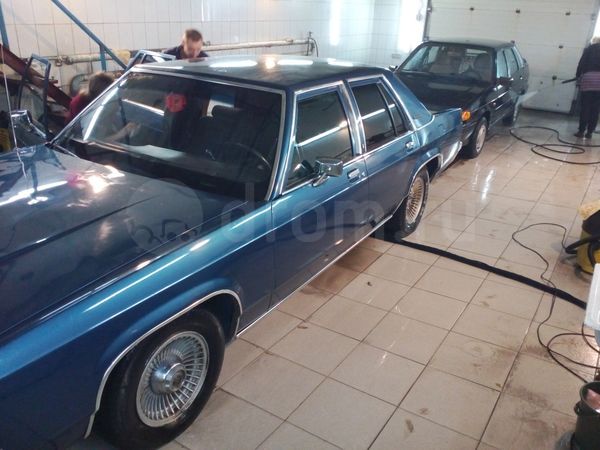 Фото Ford Crown Victoria седан 2 поколение 